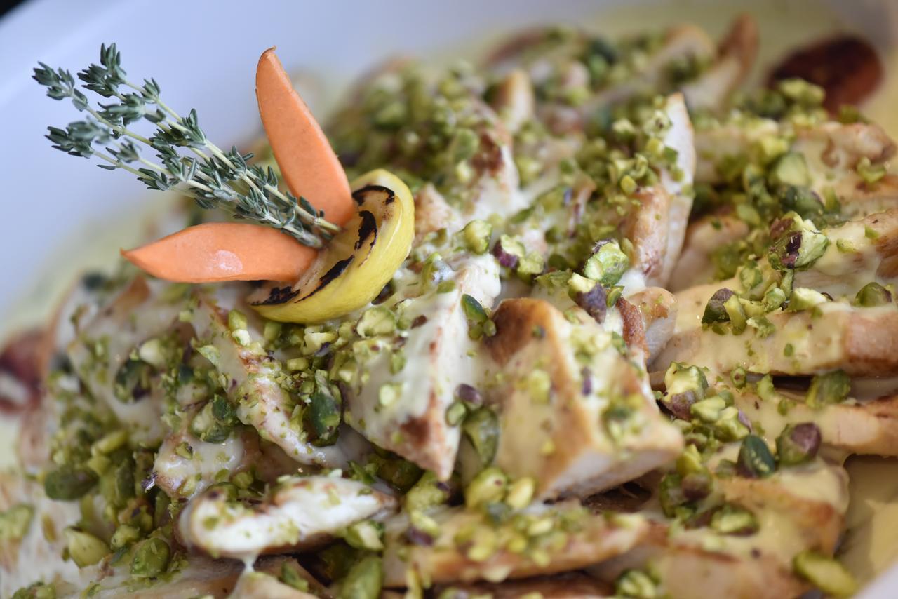 Awaliv International Hotel Ta'if Kültér fotó Chicken salad